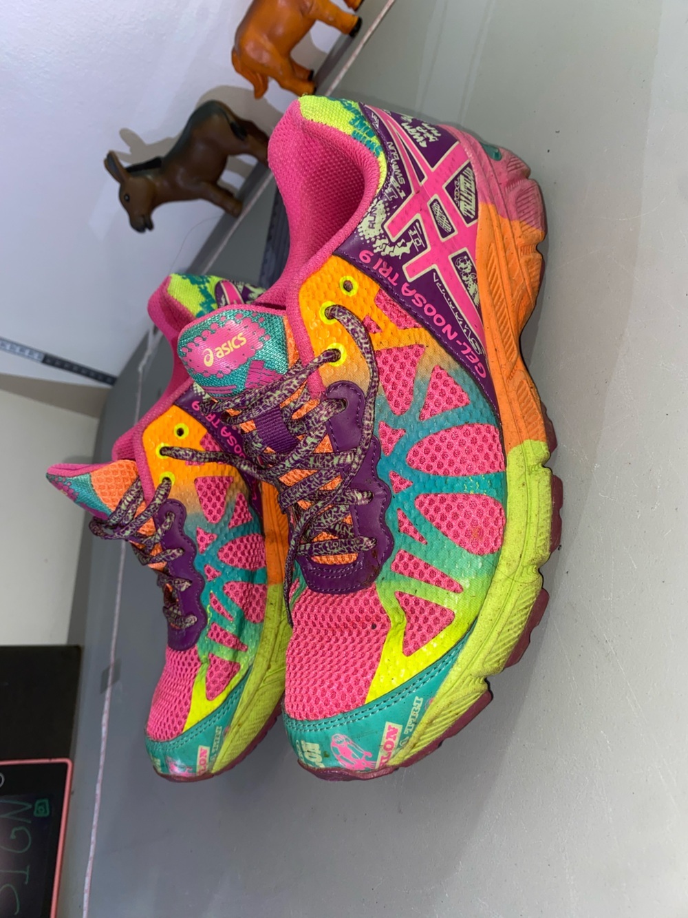 ASICS Gel Noosa Tri 9 C401N
Triathlon Shoes Women Sz
5.5 Pink Green Orange prpl